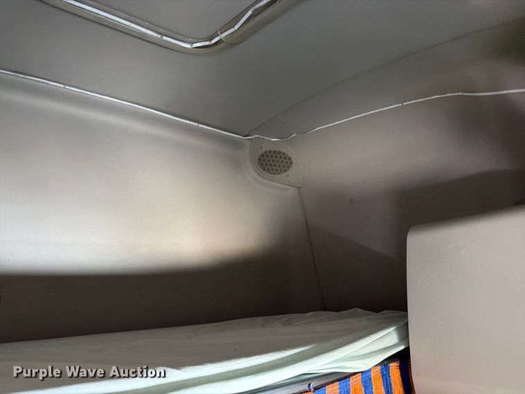 image for item YA3867 2021 Freightliner Cascadia semi truck
