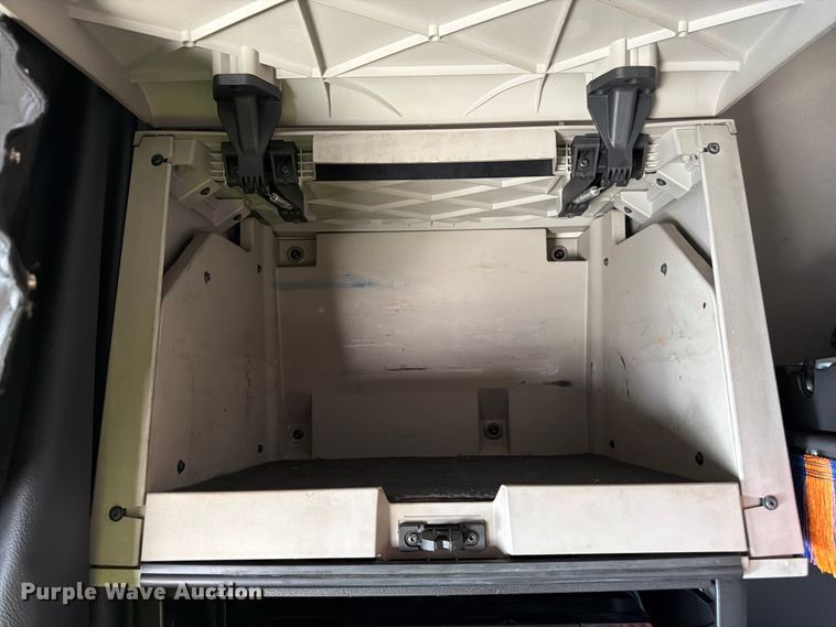 image for item YA3867 2021 Freightliner Cascadia semi truck