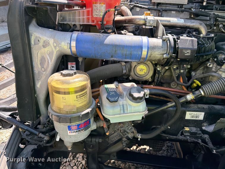 image for item YA3867 2021 Freightliner Cascadia semi truck