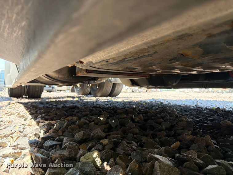 image for item YA3867 2021 Freightliner Cascadia semi truck