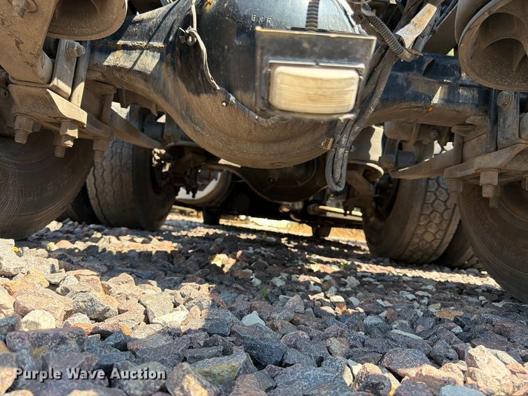 image for item YA3867 2021 Freightliner Cascadia semi truck