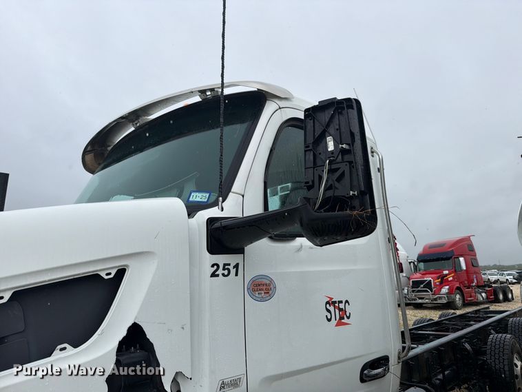 image for item YA3871 2025 Peterbilt 567 truck cab and chassis