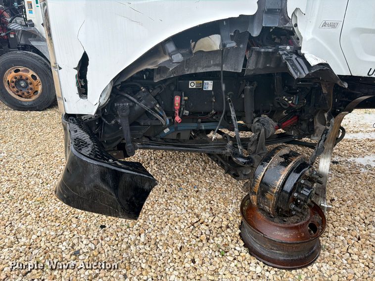 image for item YA3871 2025 Peterbilt 567 truck cab and chassis