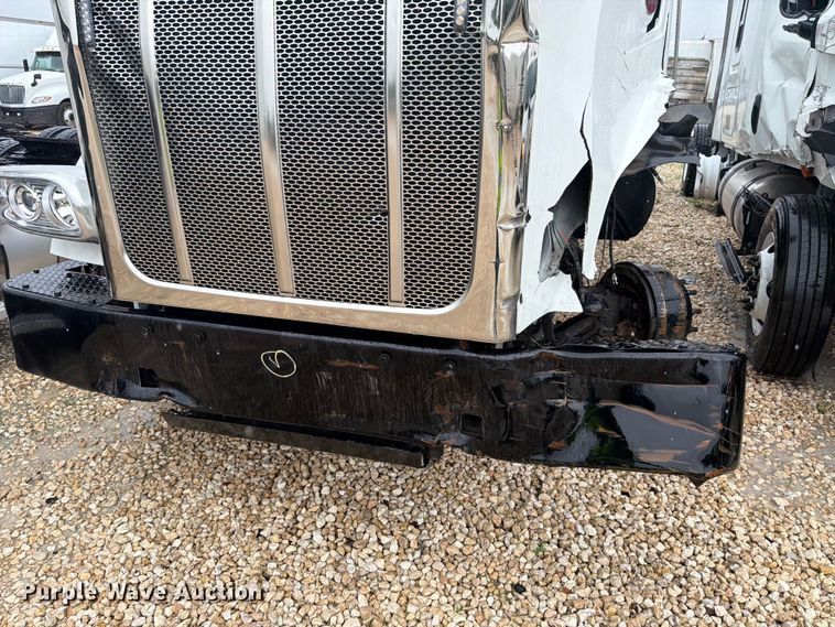 image for item YA3871 2025 Peterbilt 567 truck cab and chassis