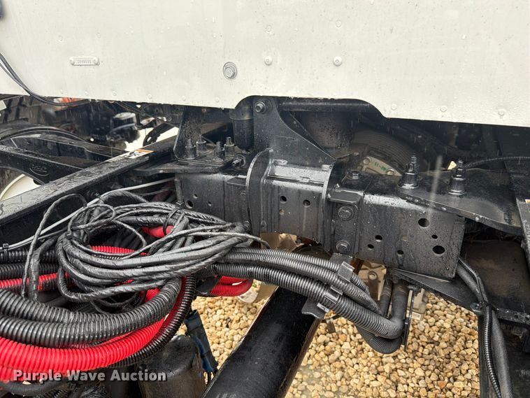 image for item YA3871 2025 Peterbilt 567 truck cab and chassis