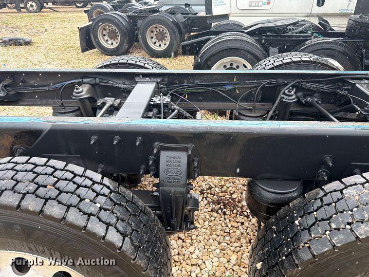 image for item YA3871 2025 Peterbilt 567 truck cab and chassis