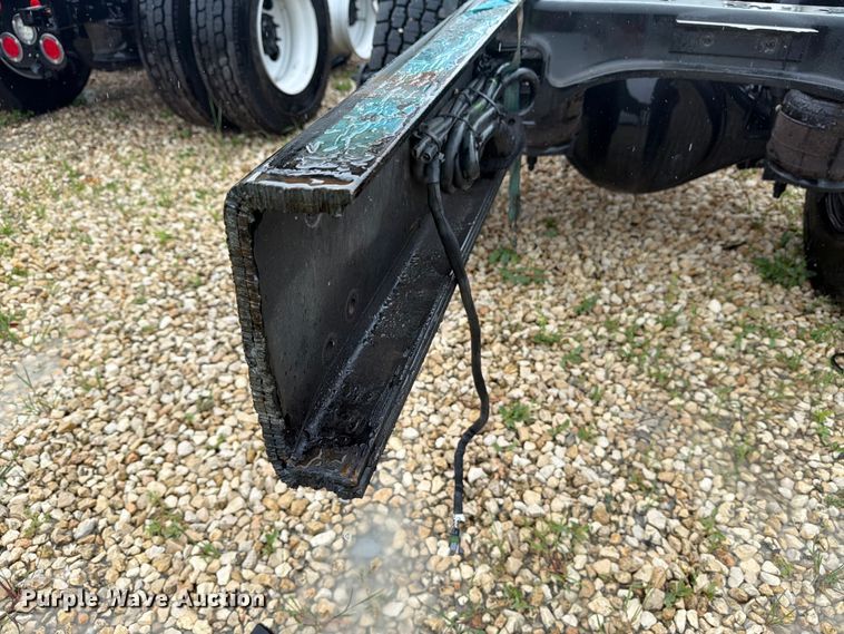 image for item YA3871 2025 Peterbilt 567 truck cab and chassis