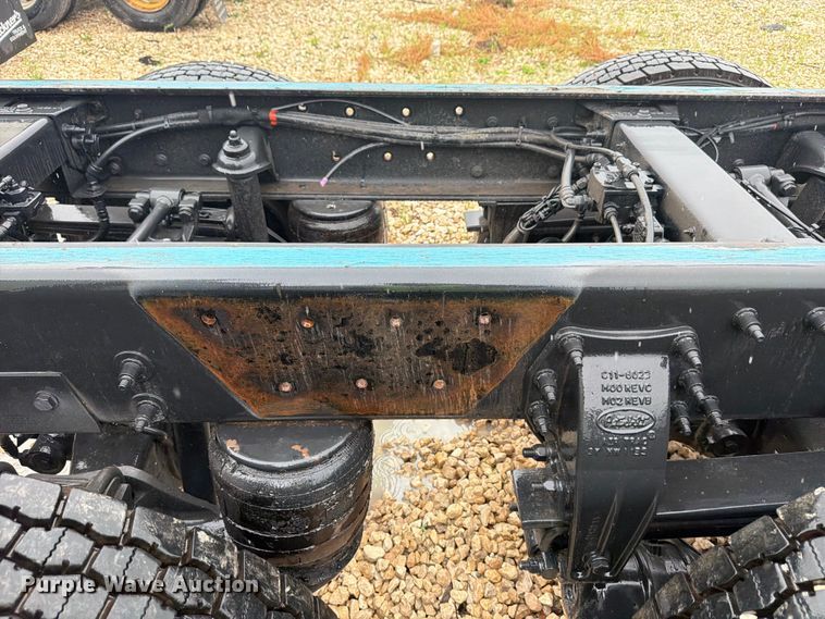 image for item YA3871 2025 Peterbilt 567 truck cab and chassis
