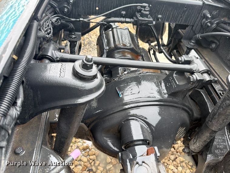 image for item YA3871 2025 Peterbilt 567 truck cab and chassis