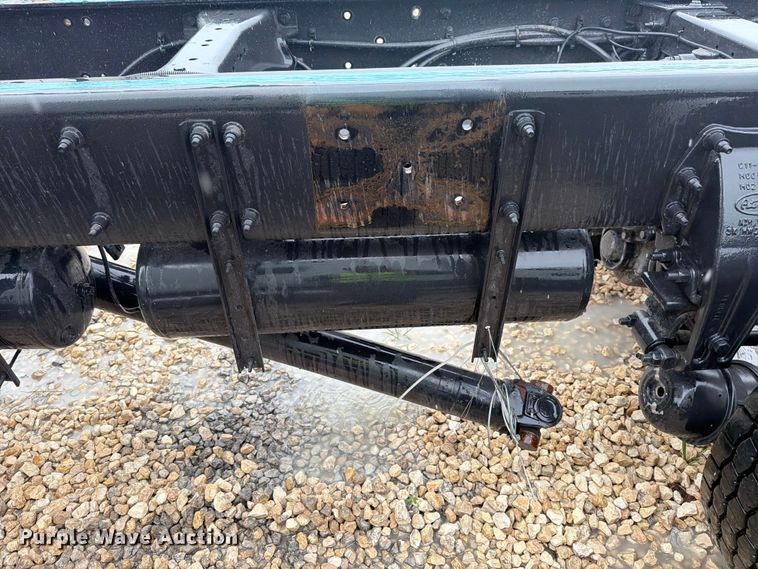 image for item YA3871 2025 Peterbilt 567 truck cab and chassis