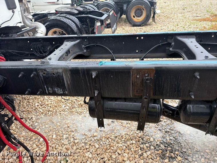 image for item YA3871 2025 Peterbilt 567 truck cab and chassis