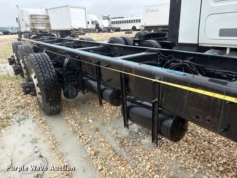 image for item YA3871 2025 Peterbilt 567 truck cab and chassis