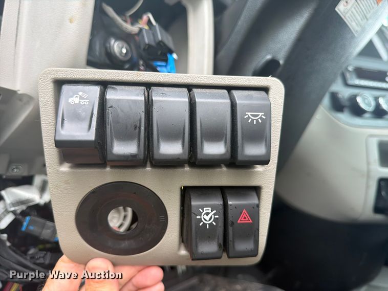 image for item YA3871 2025 Peterbilt 567 truck cab and chassis