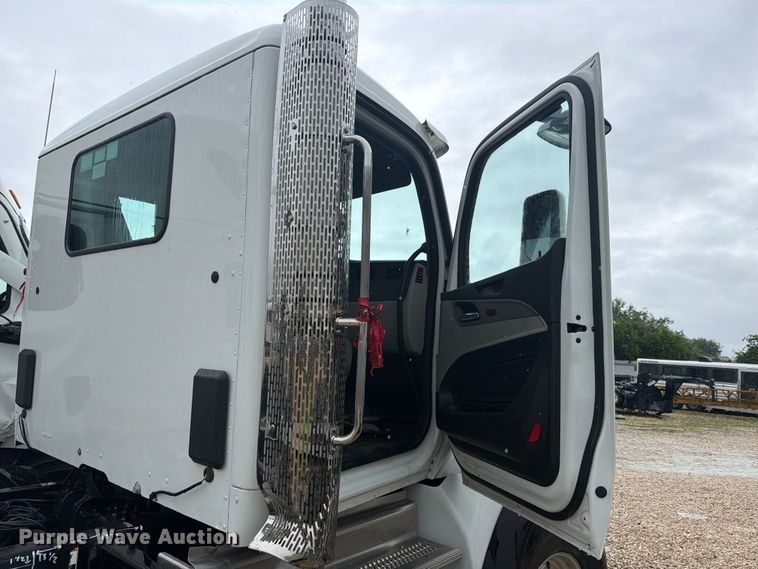 image for item YA3871 2025 Peterbilt 567 truck cab and chassis