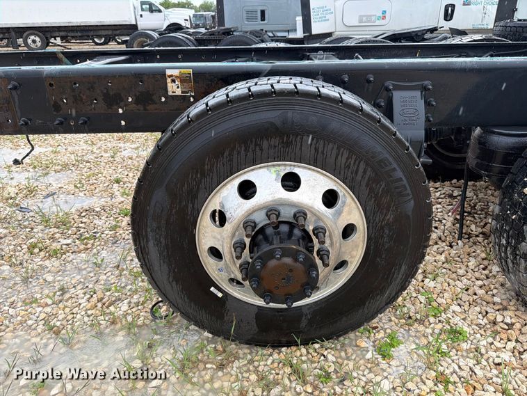 image for item YA3871 2025 Peterbilt 567 truck cab and chassis