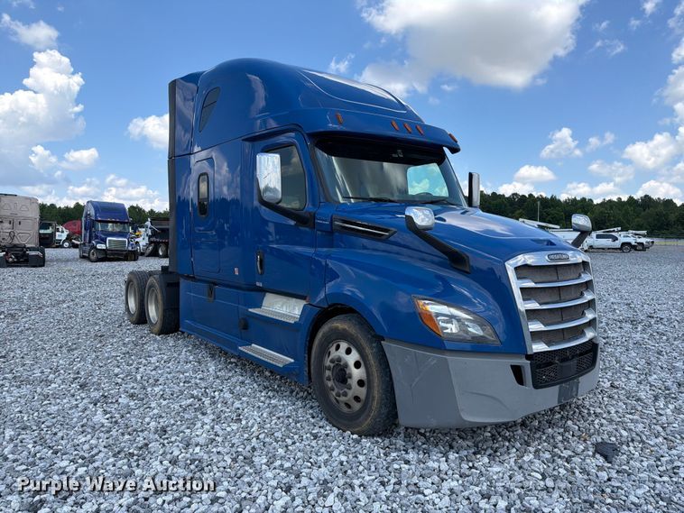 image for item YA3891 2018 Freightliner Cascadia semi truck