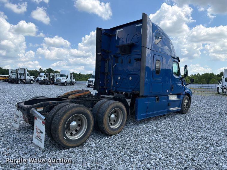 image for item YA3891 2018 Freightliner Cascadia semi truck
