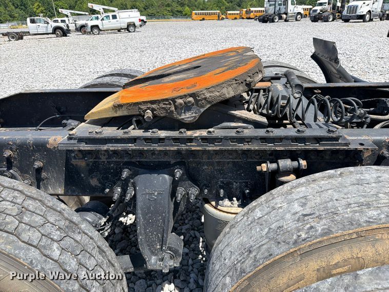 image for item YA3891 2018 Freightliner Cascadia semi truck