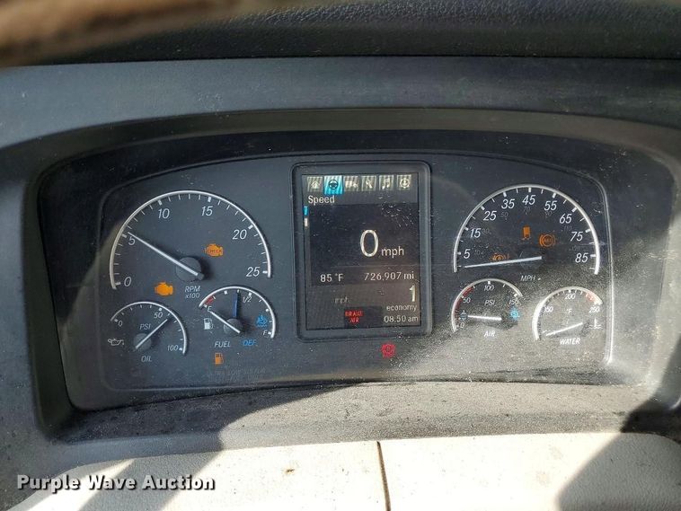 image for item YA3891 2018 Freightliner Cascadia semi truck
