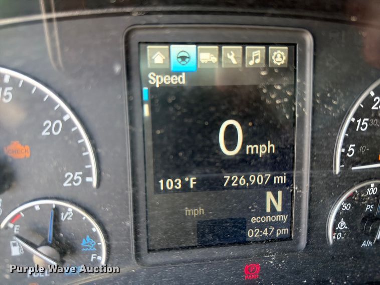 image for item YA3891 2018 Freightliner Cascadia semi truck