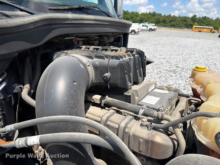image for item YA3891 2018 Freightliner Cascadia semi truck