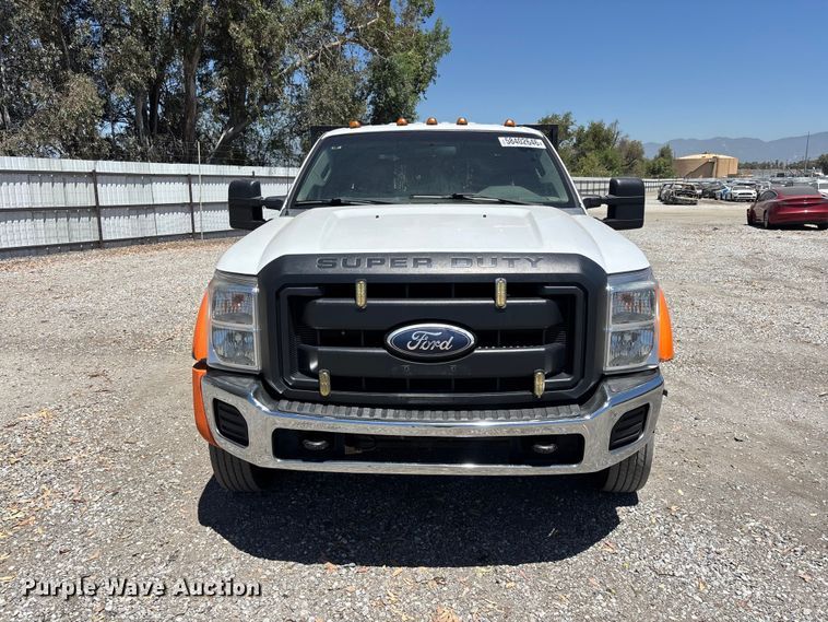 image for item YA3985 2012 Ford F550 Super Duty flatbed truck