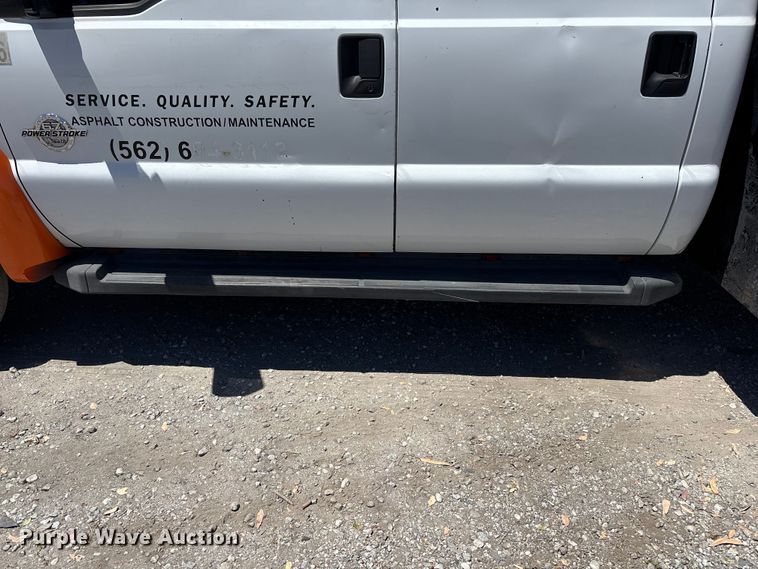 image for item YA3985 2012 Ford F550 Super Duty flatbed truck