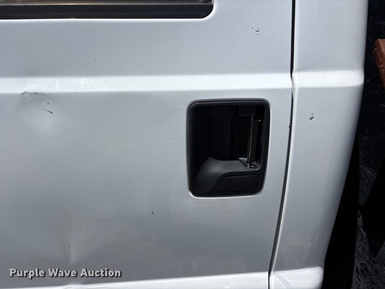 image for item YA3985 2012 Ford F550 Super Duty flatbed truck