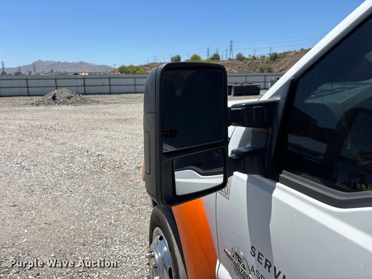 image for item YA3985 2012 Ford F550 Super Duty flatbed truck