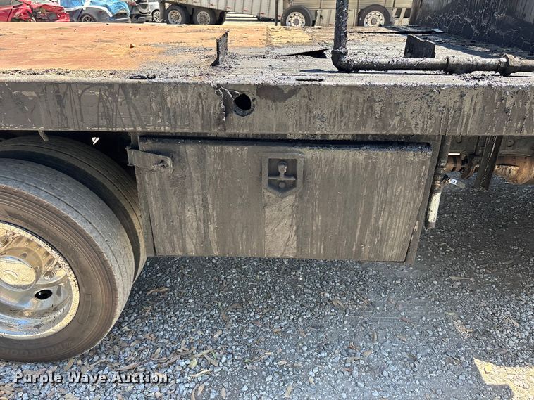 image for item YA3985 2012 Ford F550 Super Duty flatbed truck