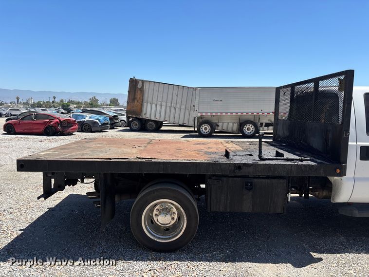 image for item YA3985 2012 Ford F550 Super Duty flatbed truck
