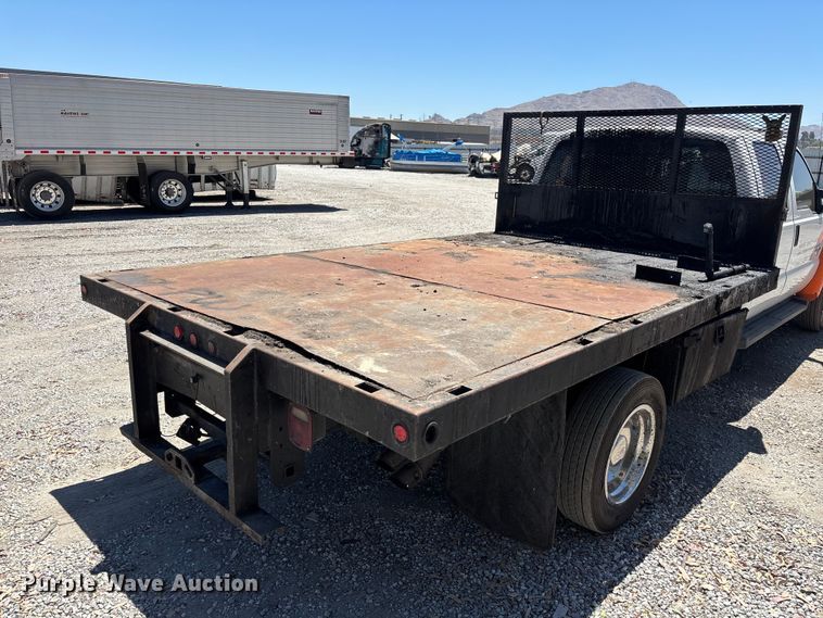image for item YA3985 2012 Ford F550 Super Duty flatbed truck
