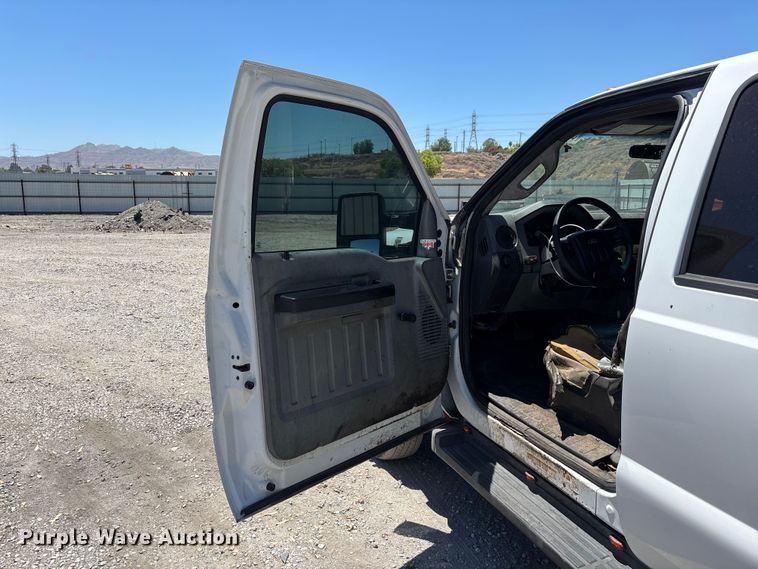 image for item YA3985 2012 Ford F550 Super Duty flatbed truck