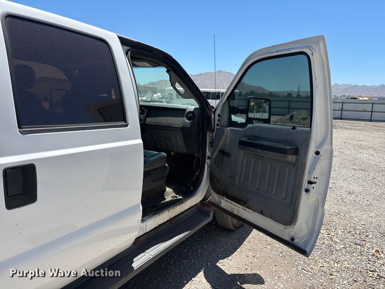 image for item YA3985 2012 Ford F550 Super Duty flatbed truck