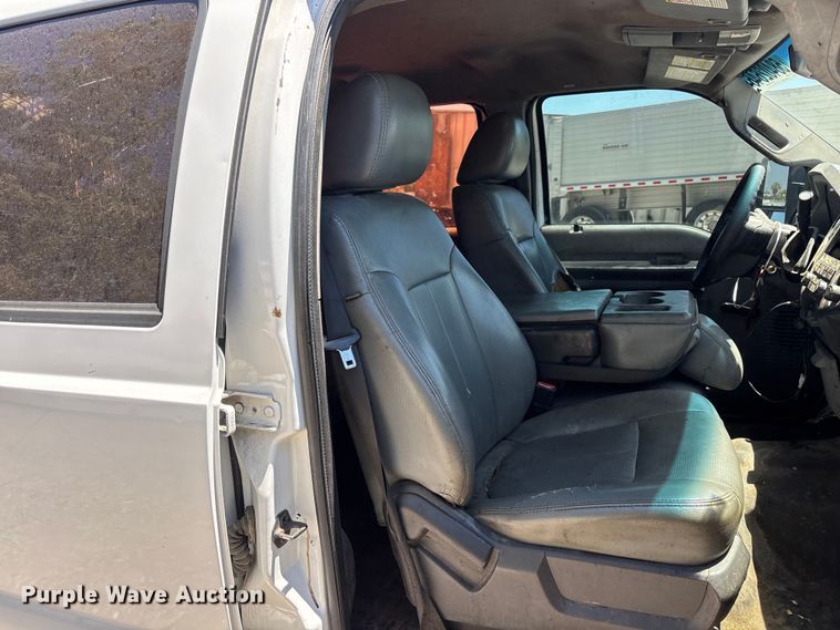 image for item YA3985 2012 Ford F550 Super Duty flatbed truck