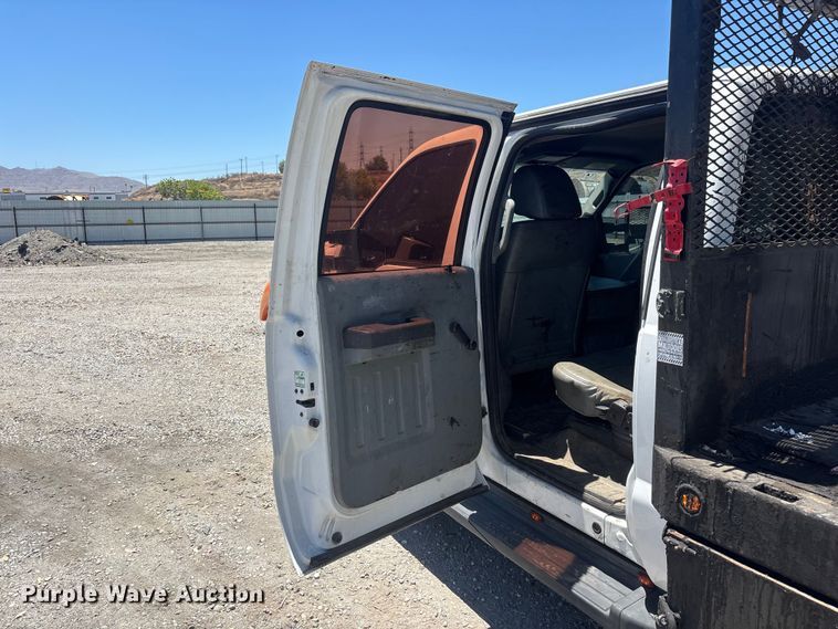 image for item YA3985 2012 Ford F550 Super Duty flatbed truck