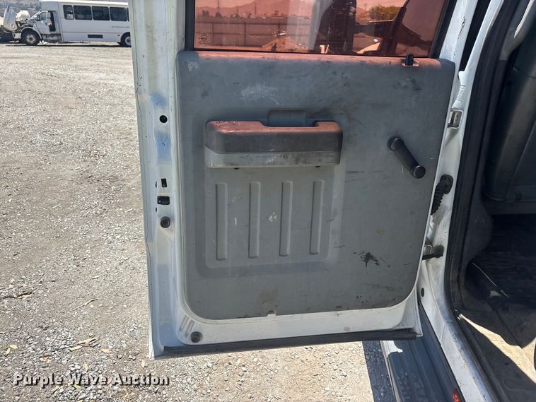 image for item YA3985 2012 Ford F550 Super Duty flatbed truck