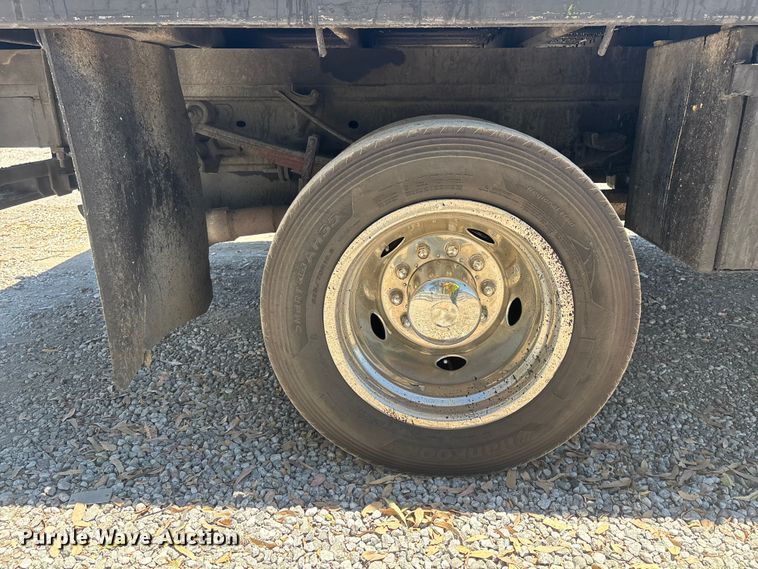 image for item YA3985 2012 Ford F550 Super Duty flatbed truck