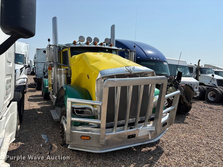 image for item YA4075 2019 Peterbilt 389 semi truck