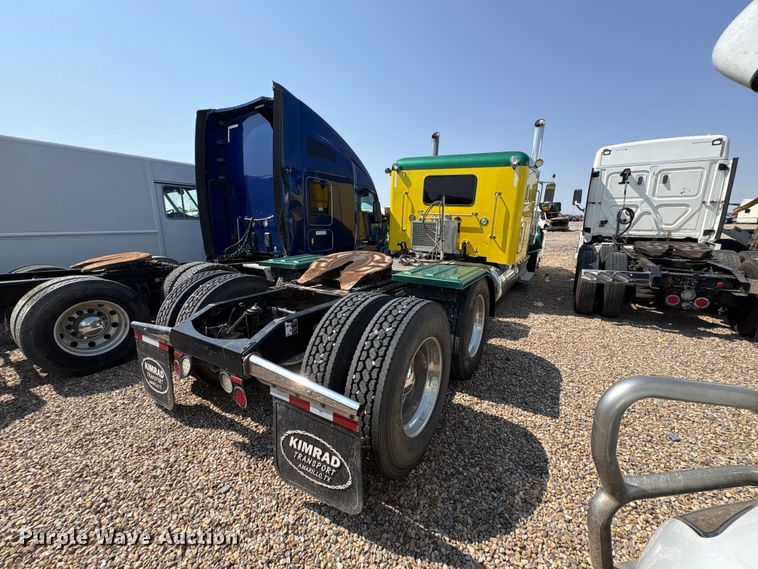 image for item YA4075 2019 Peterbilt 389 semi truck