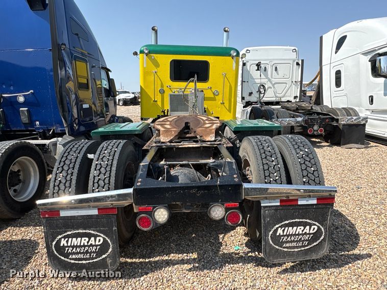image for item YA4075 2019 Peterbilt 389 semi truck