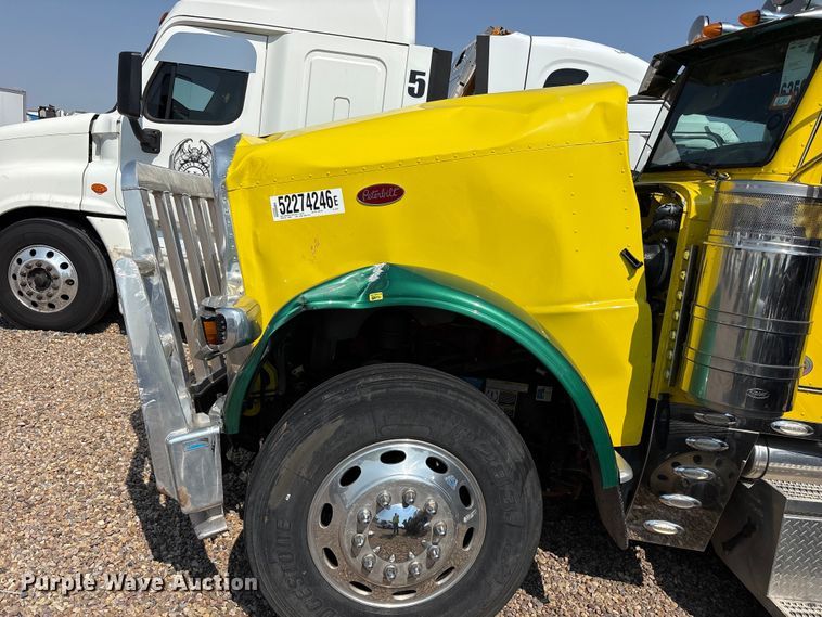 image for item YA4075 2019 Peterbilt 389 semi truck