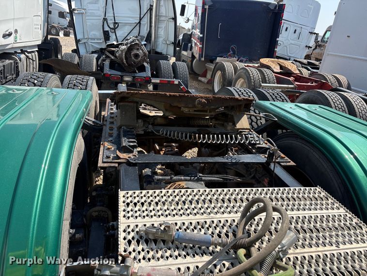 image for item YA4075 2019 Peterbilt 389 semi truck