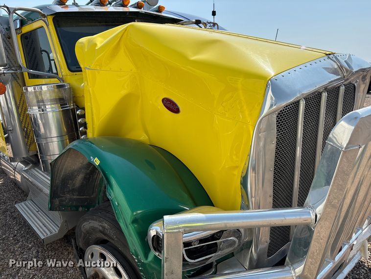 image for item YA4075 2019 Peterbilt 389 semi truck