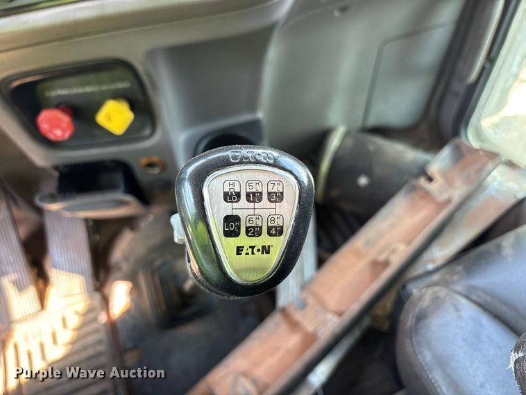 image for item YA4075 2019 Peterbilt 389 semi truck
