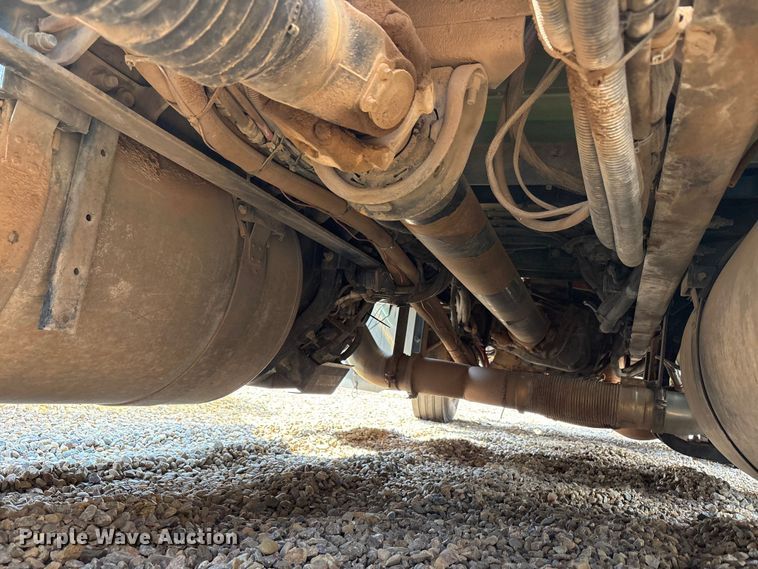 image for item YA4075 2019 Peterbilt 389 semi truck