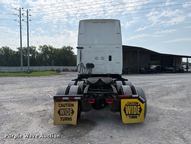 image for item YA4226 2022 International LT625 semi truck