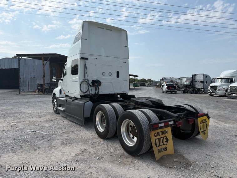 image for item YA4226 2022 International LT625 semi truck