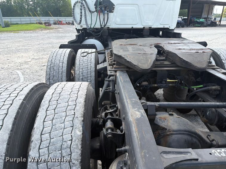 image for item YA4226 2022 International LT625 semi truck