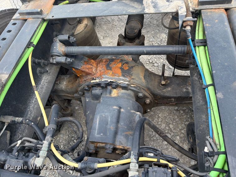image for item YA4226 2022 International LT625 semi truck